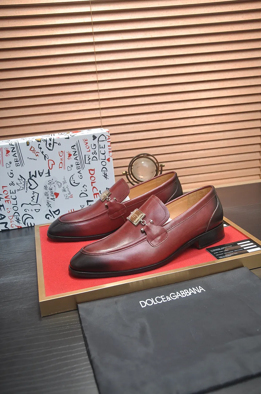 Men's men's shoes 💰500💶🌲 DG top 🔍🔍Men's new leather shoes 🚹 are on sale at the same time at the counter ⚠The uppers are imported cowhide from Italy, the entire imported cowhide lining, imported accessories 💪💪, completely 1⃣️ vs 1⃣️ replica 🇮 🇹💪💪, ⚠Sole: The original sole is specially provided by the original factory, the exclusive movable molded sole is super comfortable, ⚠The original factory follows the order, 🔍🔍high quality, you can enter and exit the counter at will, welcome to compare ⚠Size: 38-44 (45 customized)
